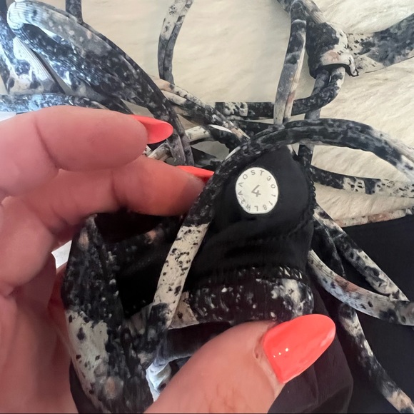 Lululemon Free to Be Serene Sports Bra in Spring Bloom Bin E - Picture 7 of 8